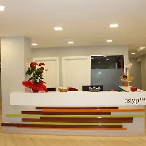 hostal-aslyp-114.topbarcelonahotels.com/